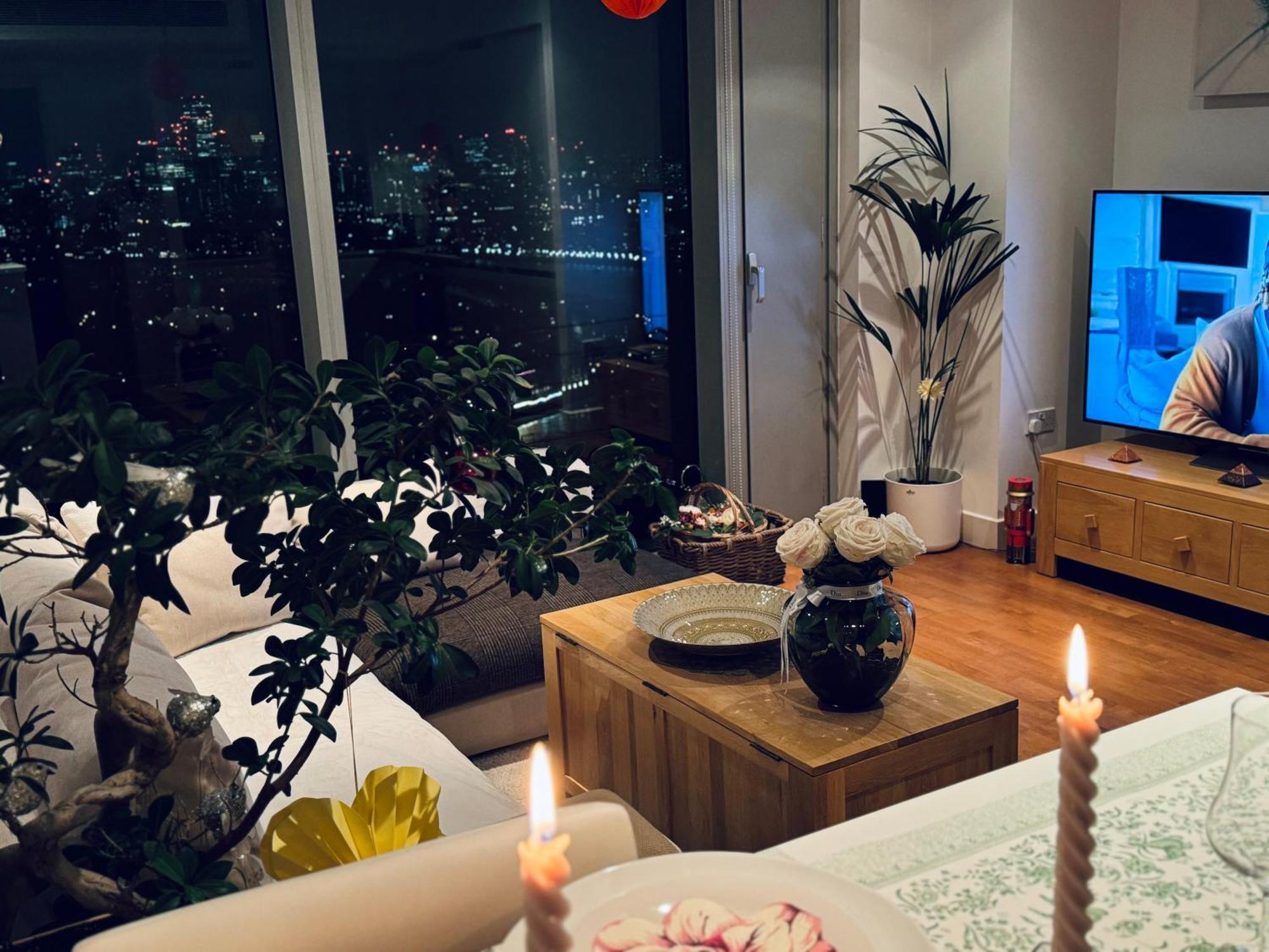 Luxury City And River View * London